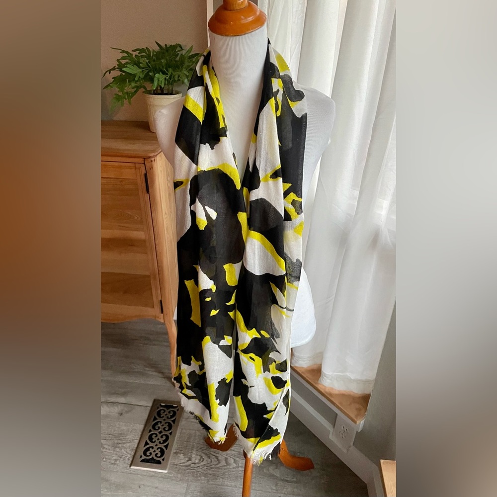 NWT!! Black and Yellow Abstract Print Scarf/Shawl- OS